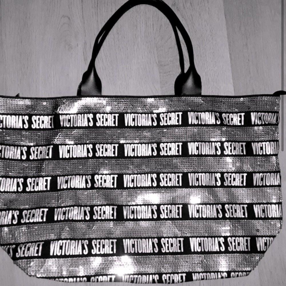 NWT Victoria's Secret Black & Silver
Large Sequined Limited Edition Tote